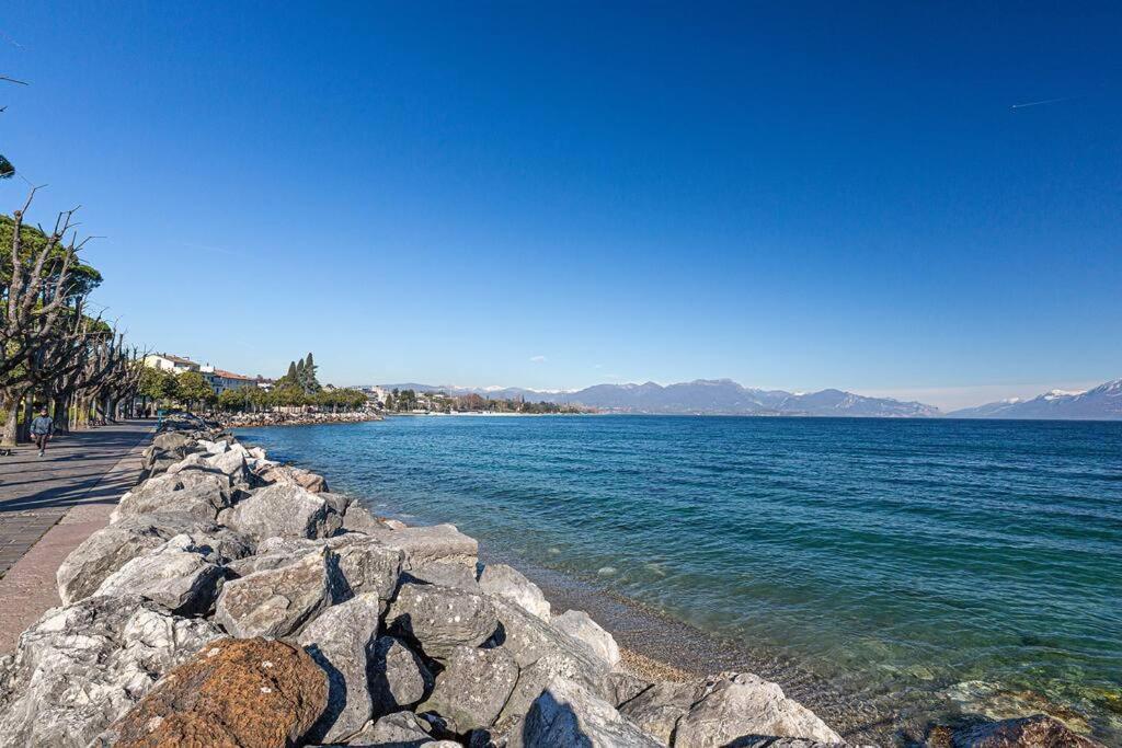 דסנזאנו דל גארדה Garda Lake View Apartment מראה חיצוני תמונה